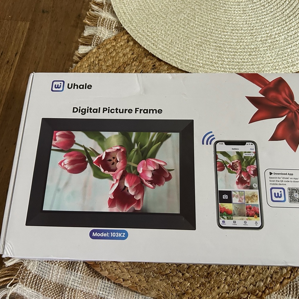 Uhale Digital Picture Frame with Black Border